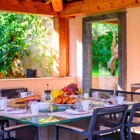 In St Tropez Apartmán *