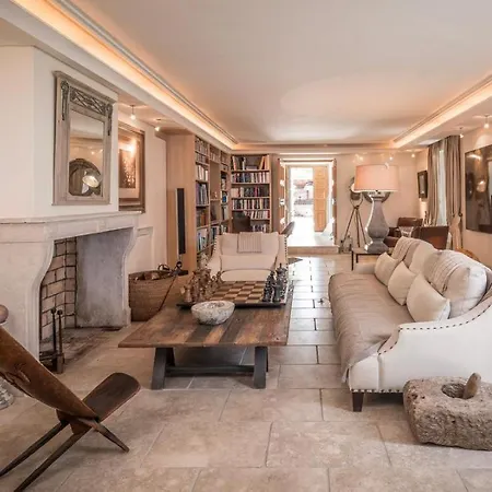 In St Tropez Daire Saint-Tropez